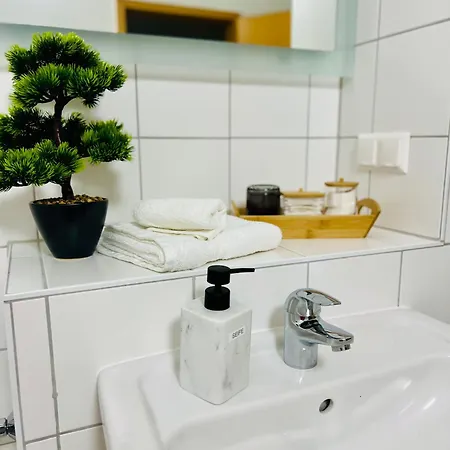 Ganzes Haus Mit Einer Terrasse, Garten Und Klimaanlage