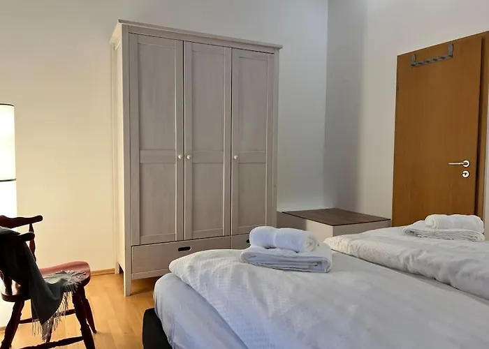 Ganzes Haus Mit Einer Terrasse, Garten Und Klimaanlage *