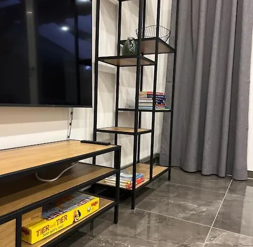 Vakantiehuis Ganzes Haus Mit Einer Terrasse, Garten Und Klimaanlage