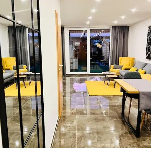 Ganzes Haus Mit Einer Terrasse, Garten Und Klimaanlage Feriehus