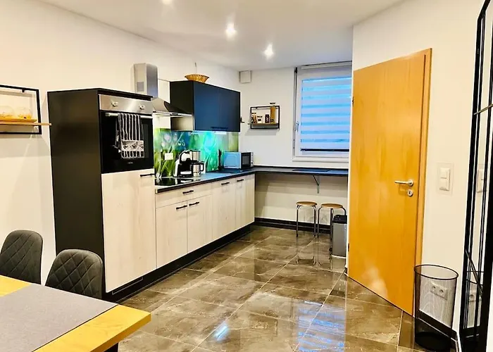 Ganzes Haus Mit Einer Terrasse, Garten Und Klimaanlage Feriehus