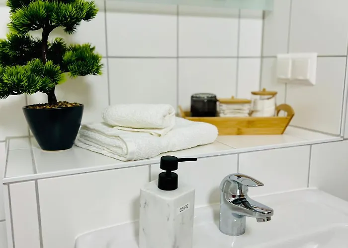 Ganzes Haus Mit Einer Terrasse, Garten Und Klimaanlage