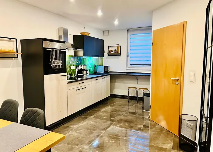 Ganzes Haus Mit Einer Terrasse, Garten Und Klimaanlage *